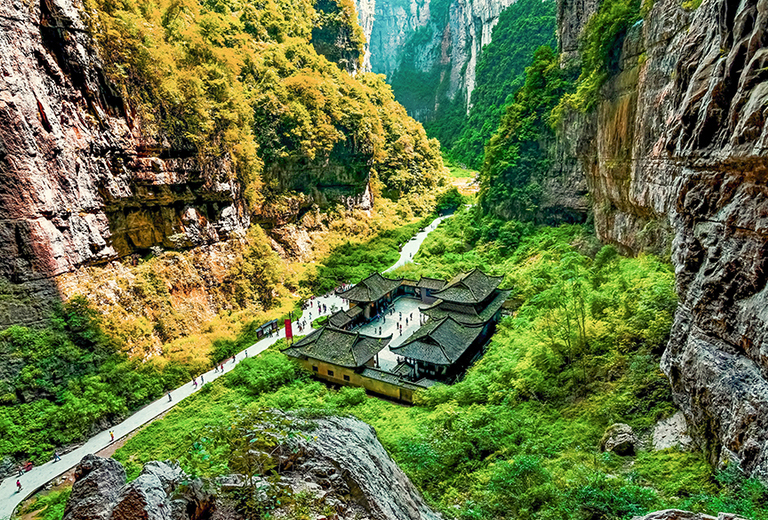 《文化參訪團》在赤重逢．橋見武隆8日~赤水大瀑布、入住烏江寨、網紅重慶