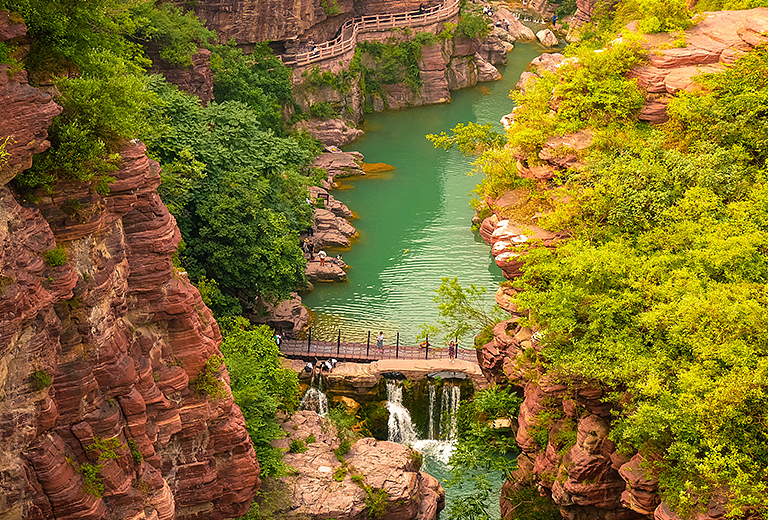 《文化參訪團》鄭州精選８日－龍門石窟、雲台山、清明上河園、尋跡洛神賦秀、欣賞牡丹花