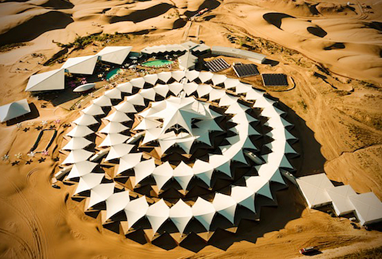 大漠情懷內蒙古８日－鄂爾多斯草原、烏蘭哈達火山、蓮花渡假酒店、西部夢幻大峽谷、烏梁素海