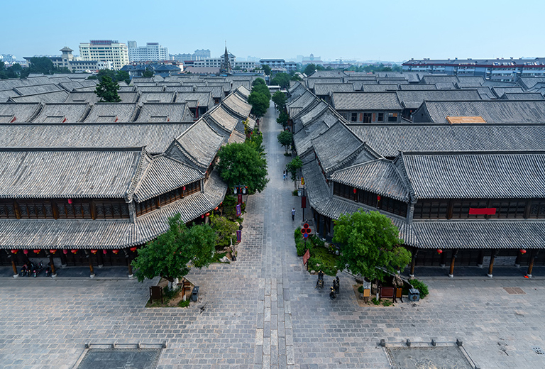 《文化參訪團》山東８日－小瑞士~青島、岱廟、明水古城、牟式莊園、網紅打卡點~海岱樓鐘書閣、升等一晚國際品牌五星酒店