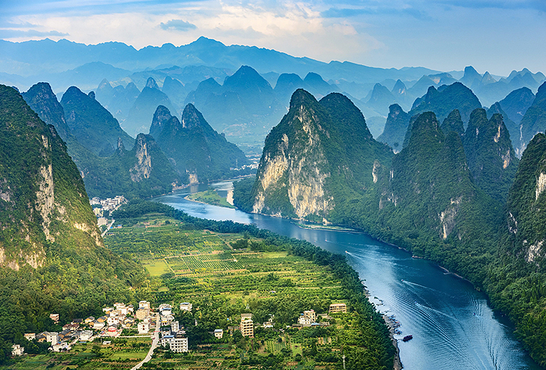 《文化參訪團》超值桂林5日【世外桃源、銀子岩、船遊灕江、夜賞印象劉三姐】