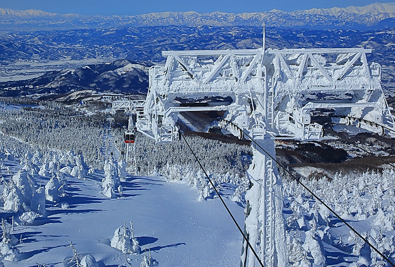 東北藏王樹冰+藏王狐狸村+大內宿+會津若松城+銀山溫泉+雪樂園溫泉美食五日-保證入住三晚溫泉飯店(星宇)