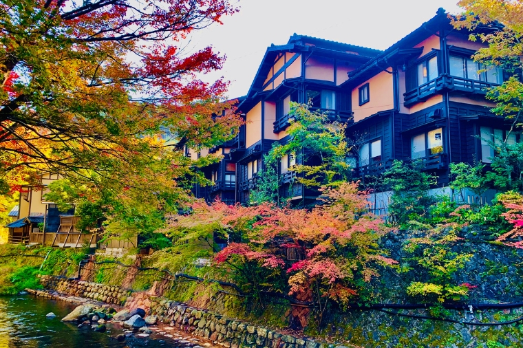 九州福岡紅葉楓旅×纜車遊船×三大蟹溫泉精選5日+紅葉八幡宮+柳川遊船+湯布院+熊本城(福岡進出-星宇)