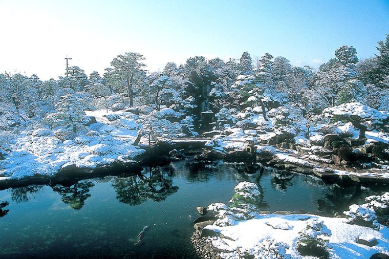 台中神戶山陰山陽冬日饗宴｜岡山後樂園+倉敷+出雲大社+採草莓玩雪溫泉美饌5日(星宇)