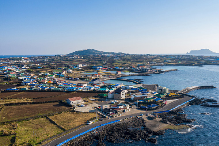 飛濟不可豪情萬種五天《不走人蔘保肝》牛島之旅、神話世界主題樂園、摸摸動物園、水之幻境、鐵軌自行車【德威】