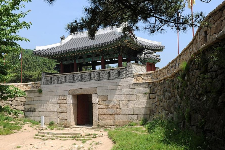 星風釜山玩瘋了5天(不走人蔘保肝)金井山城~金剛公園~加耶主題公園+韓服體驗(一小時)+塗鴉秀【台中星宇】